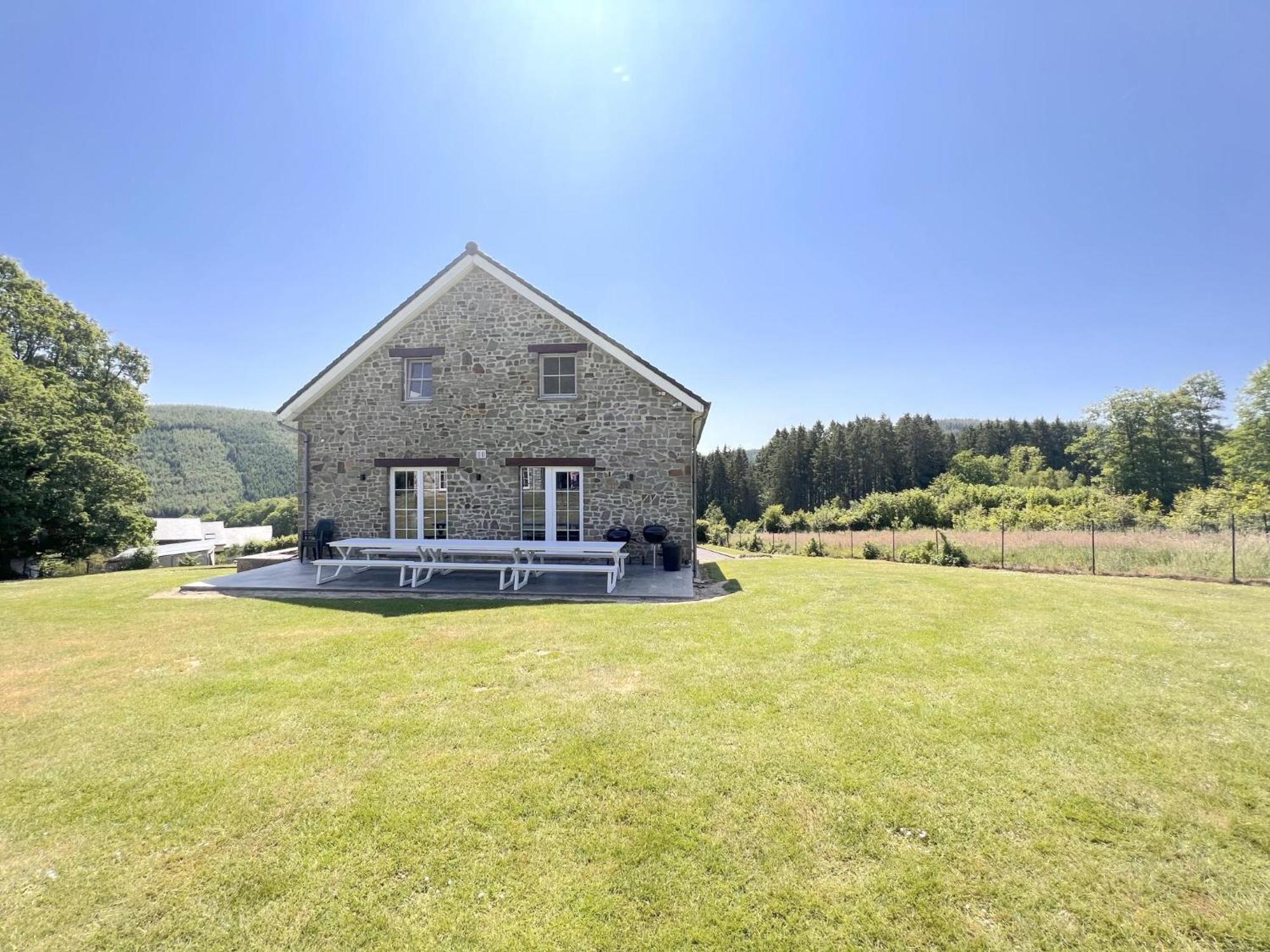 Sur Les Thiers Villa Lierneux Exterior foto