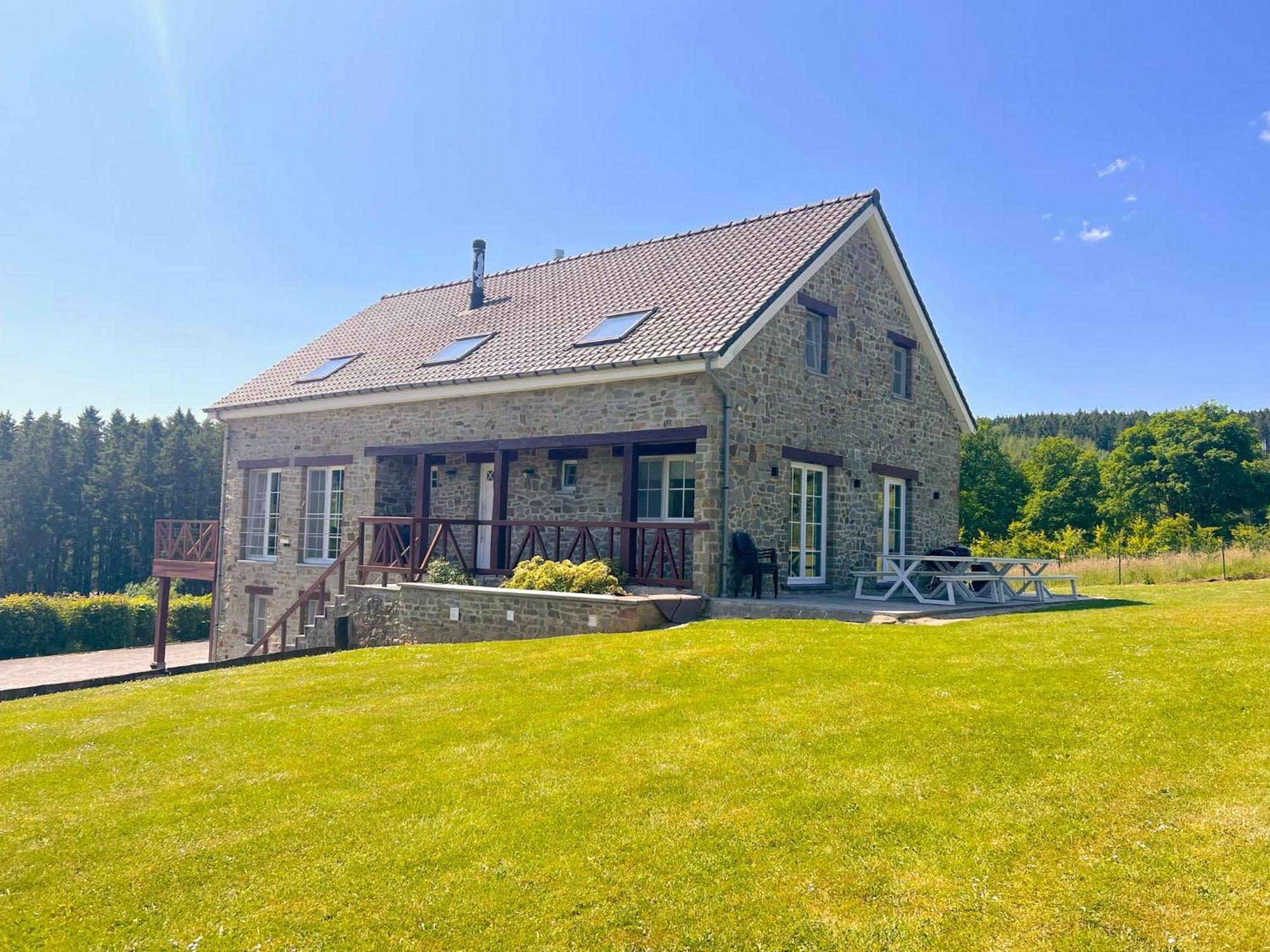Sur Les Thiers Villa Lierneux Exterior foto